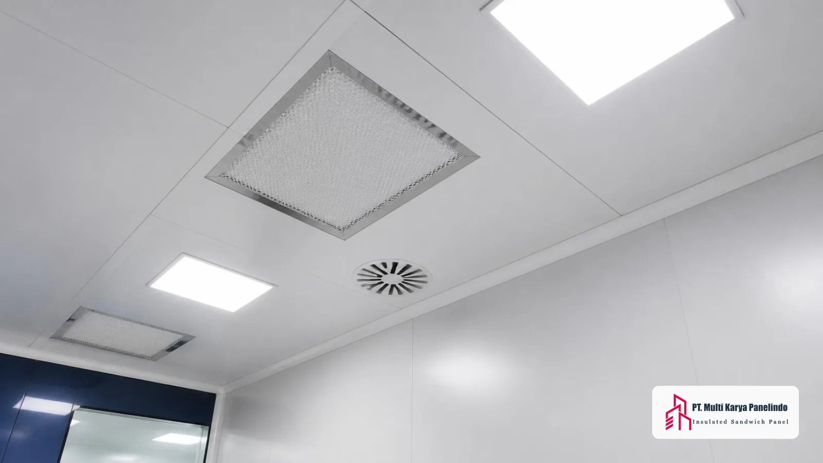 Plafon clean room walkable dari sandwich panel dengan lampu flush dan filter HEPA terpasang rata